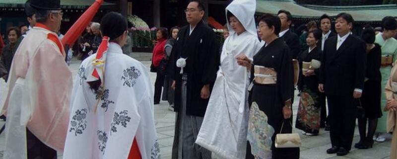 日本结婚为什么穿人字拖